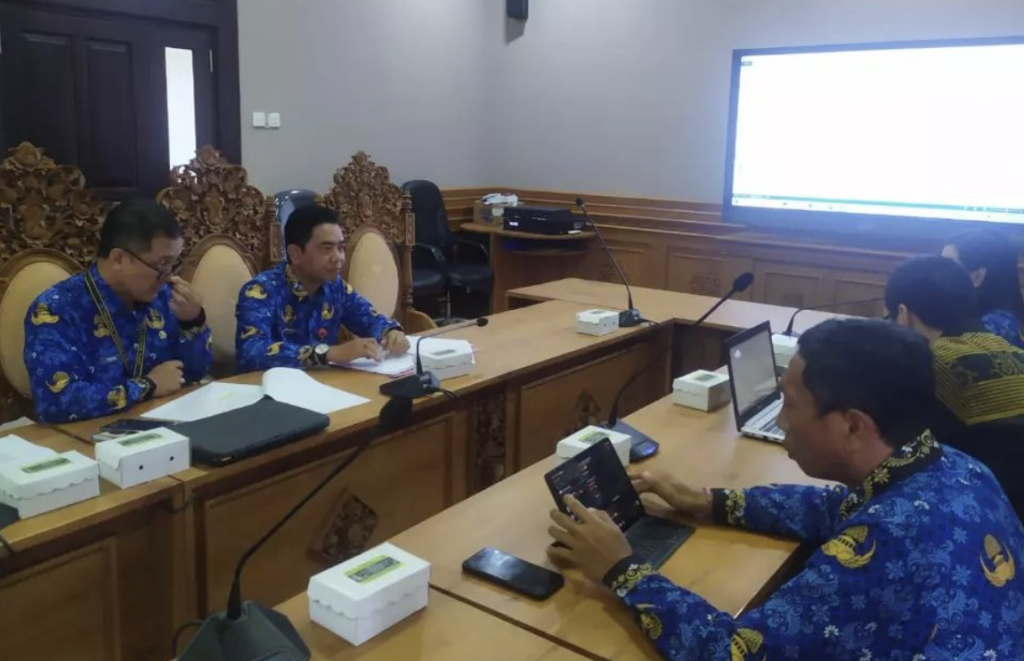 Diskominfo Kabupaten Badung menerima undangan kegiatan Rapat Perbup Pedoman Pengelolaan Pengaduan